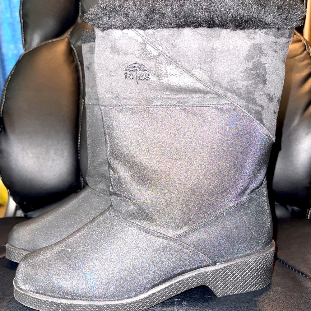 Women’s tote boots brand new size 8